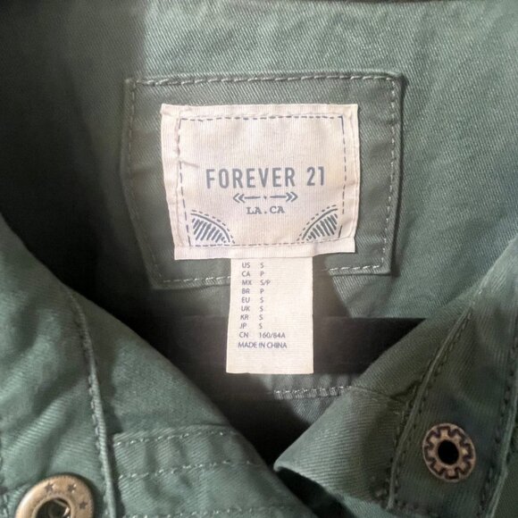 Forever 21‎ Women Green Long Sleeve Button Down  Shirt Size Small - Picture 6 of 6